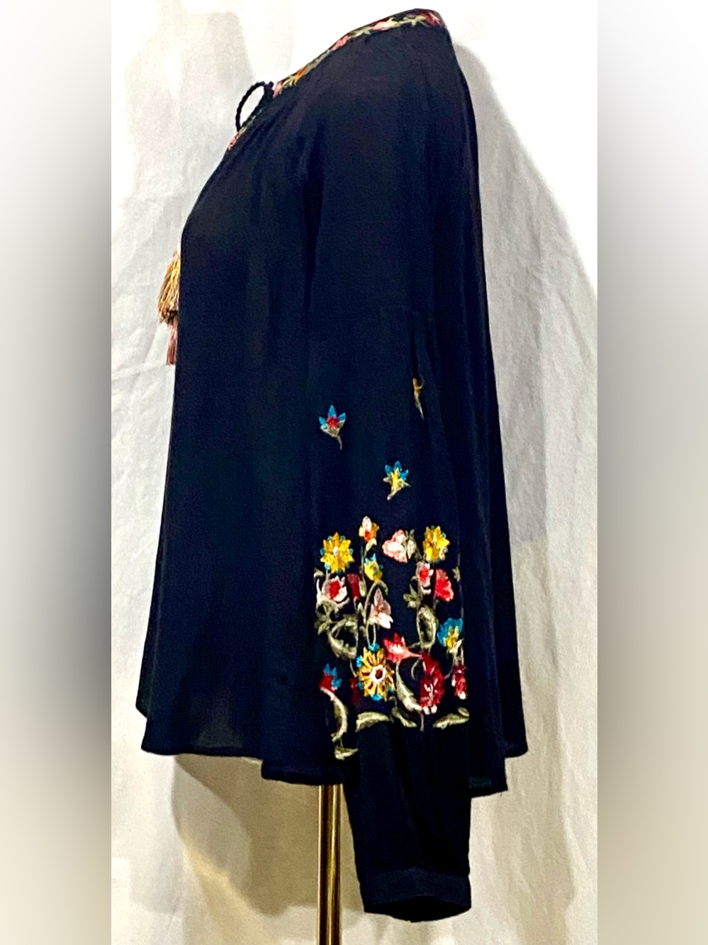 Maeve Black Embroidered Flowers Peasant Blouse with Tassel Tie Ballon Sleeves M - Picture 4 of 10